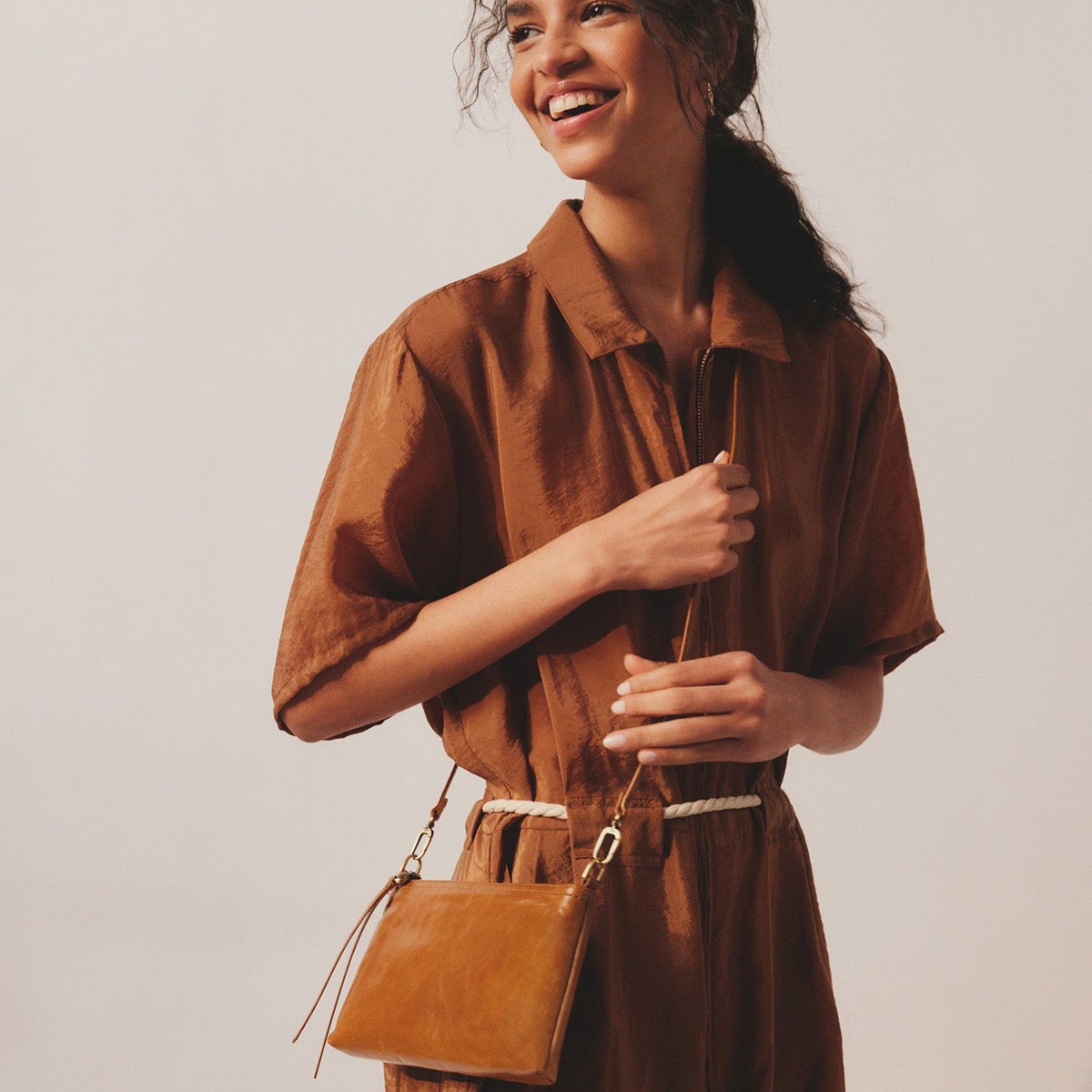HOBO Darcy Crossbody In Polished Leather - Truffle