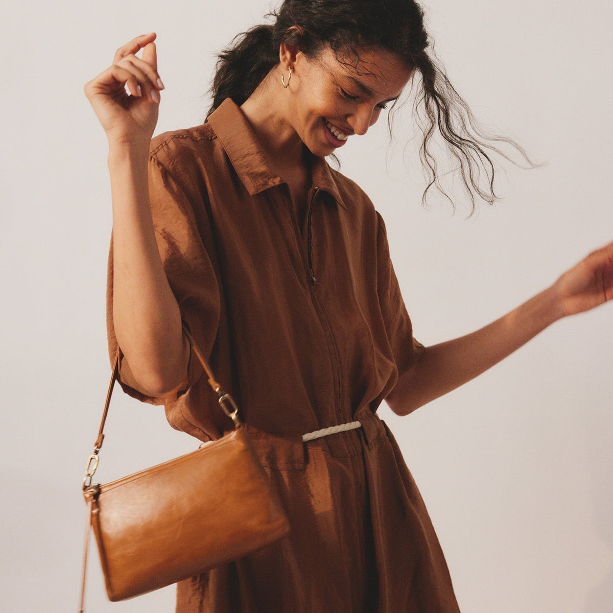 HOBO Darcy Crossbody In Polished Leather - Truffle