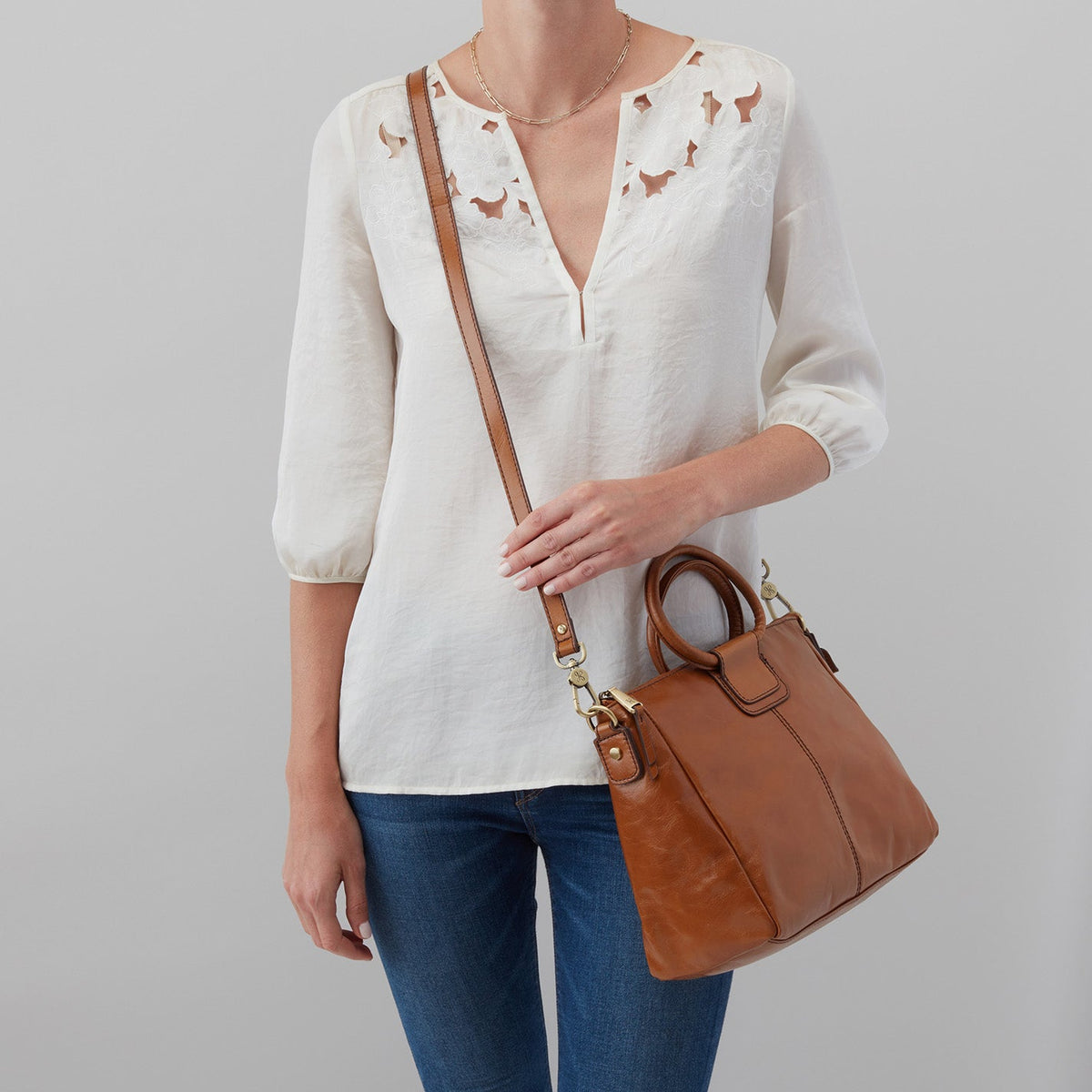 HOBO Sheila Medium Satchel In Polished Leather - Truffle