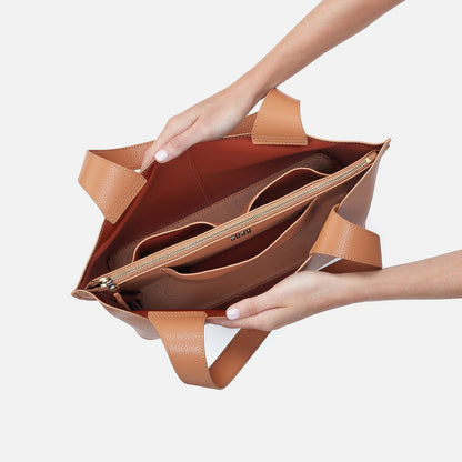 HOBO Vida Tote in Micro Pebbled Leather - Biscuit