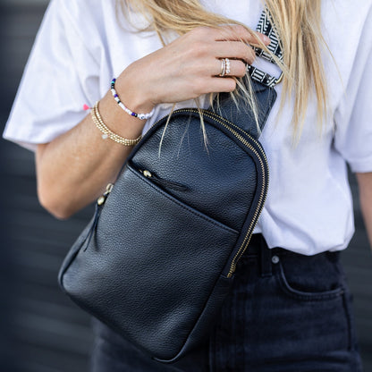 HOBO Cass Sling In Pebbled Leather - Sapphire