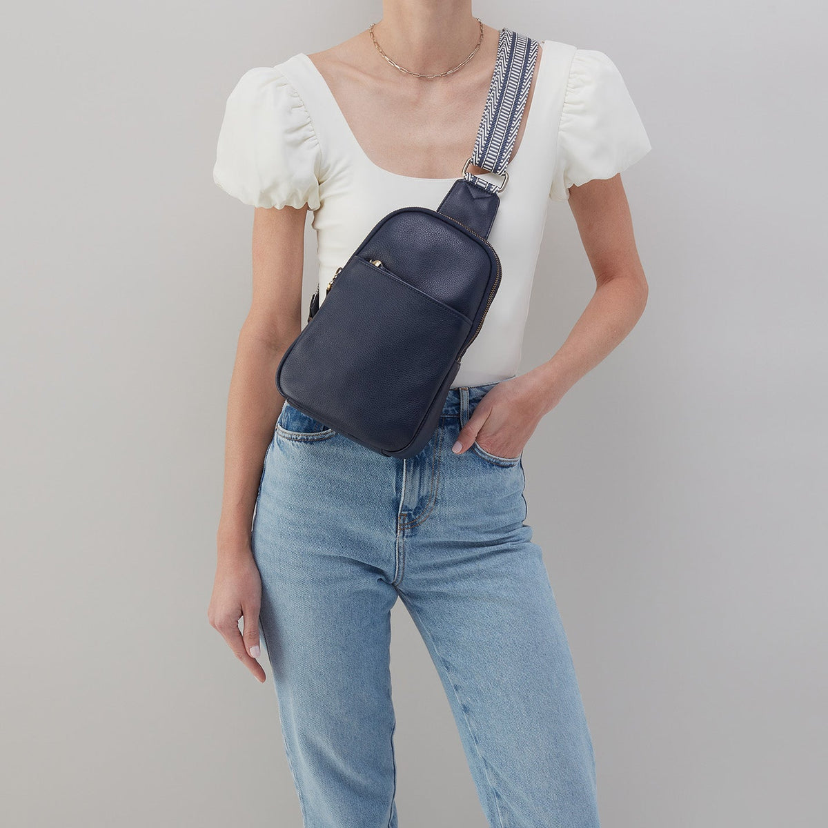 HOBO Cass Sling In Pebbled Leather - Sapphire