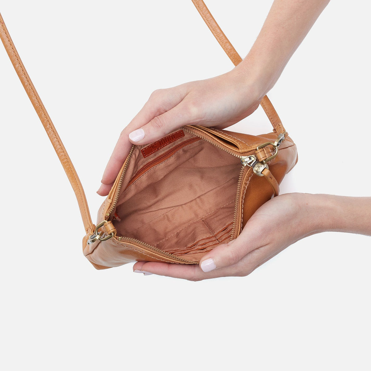 HOBO Darcy Crossbody In Polished Leather - Natural