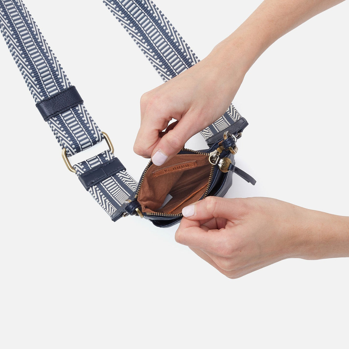 HOBO Cia Phone Crossbody in Pebbled Leather - Sapphire