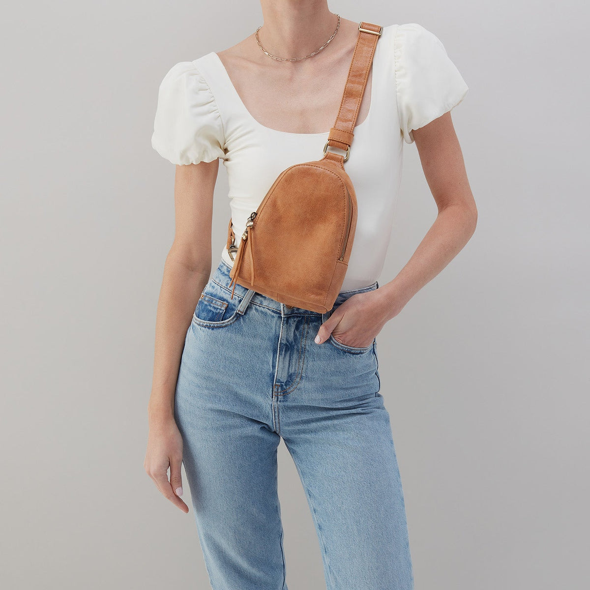 HOBO Fern Sling In Buffed Leather - Whiskey