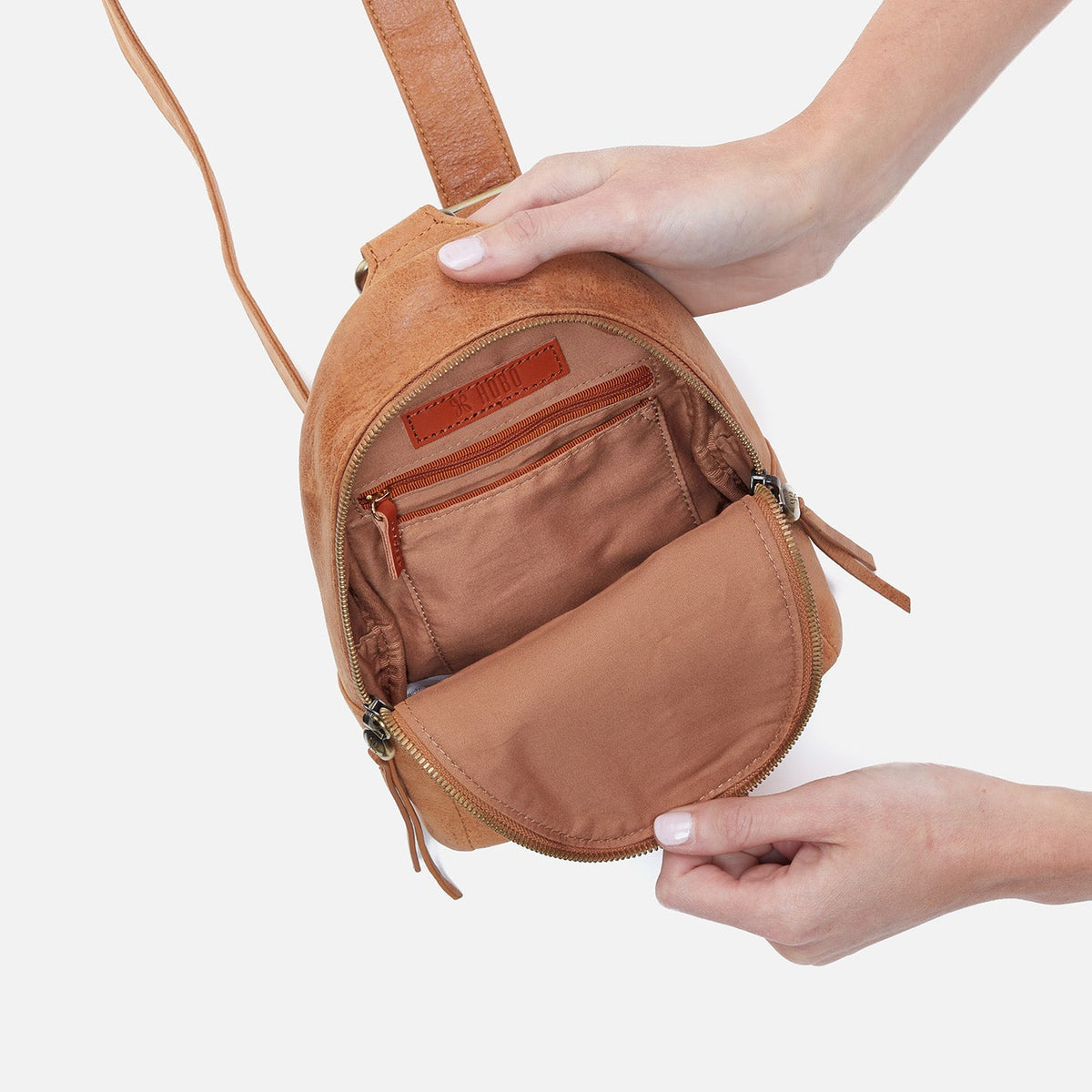 HOBO Fern Sling In Buffed Leather - Whiskey