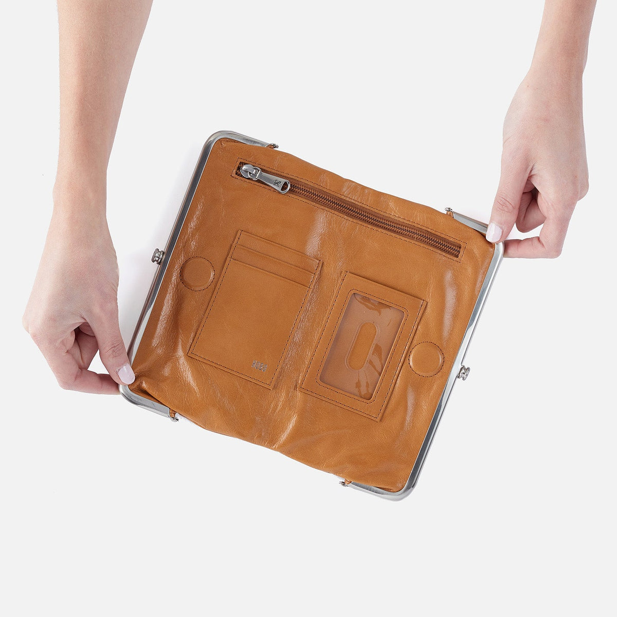 HOBO Lauren Clutch-Wallet In Polished Leather - Natural