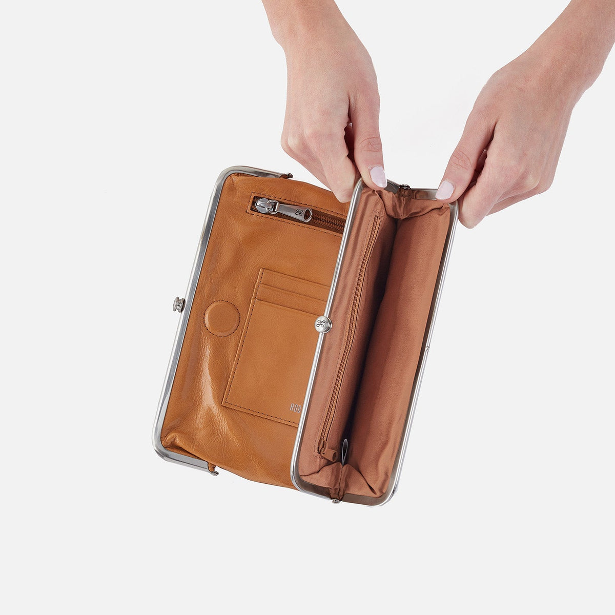HOBO Lauren Clutch-Wallet In Polished Leather - Natural