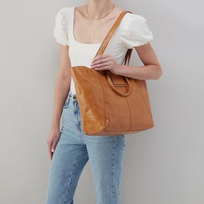 HOBO Sheila East-West Tote In Polished Leather - Natural