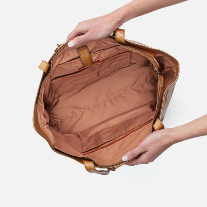 HOBO Sheila East-West Tote In Polished Leather - Natural