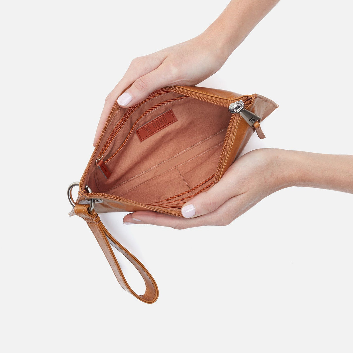 HOBO Vida Wristlet In Polished Leather - Natural