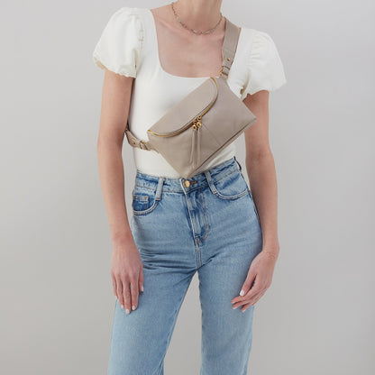 HOBO Fern Large Belt Bag In Pebbled Leather - Taupe