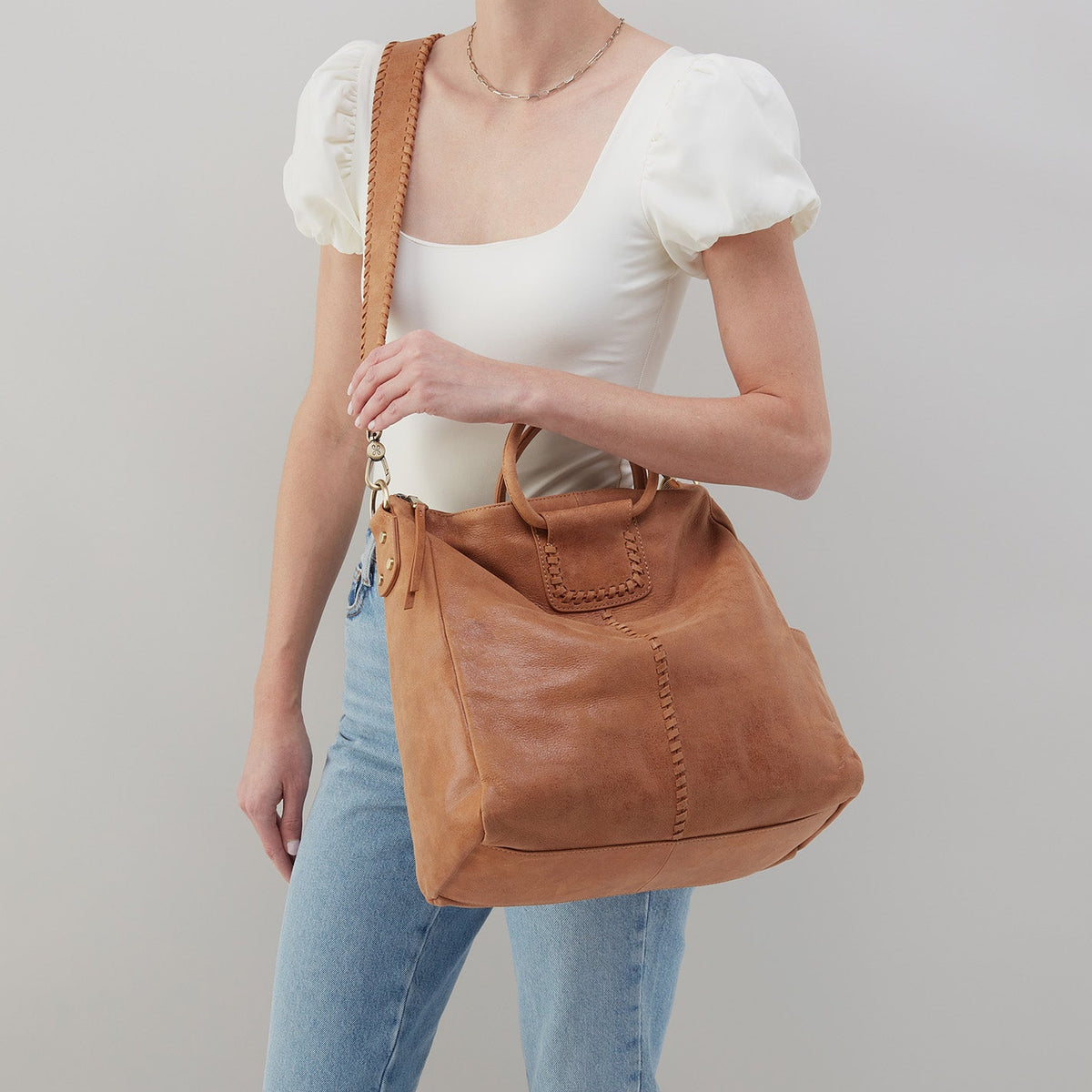 HOBO Sheila Large Satchel In Buffed Leather - Whiskey