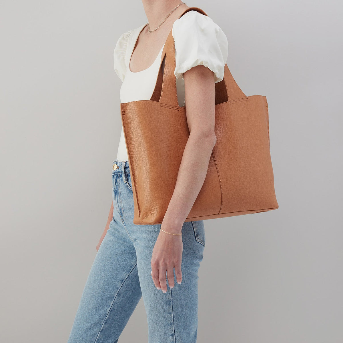 HOBO Vida Large Tote in Micro Pebbled Leather - Biscuit