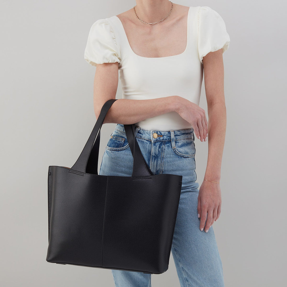 HOBO Vida Large Tote in Micro Pebbled Leather - Black