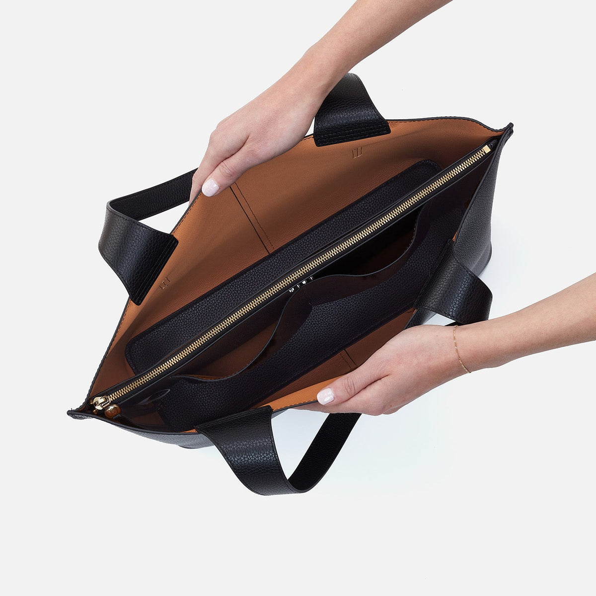 HOBO Vida Large Tote in Micro Pebbled Leather - Black