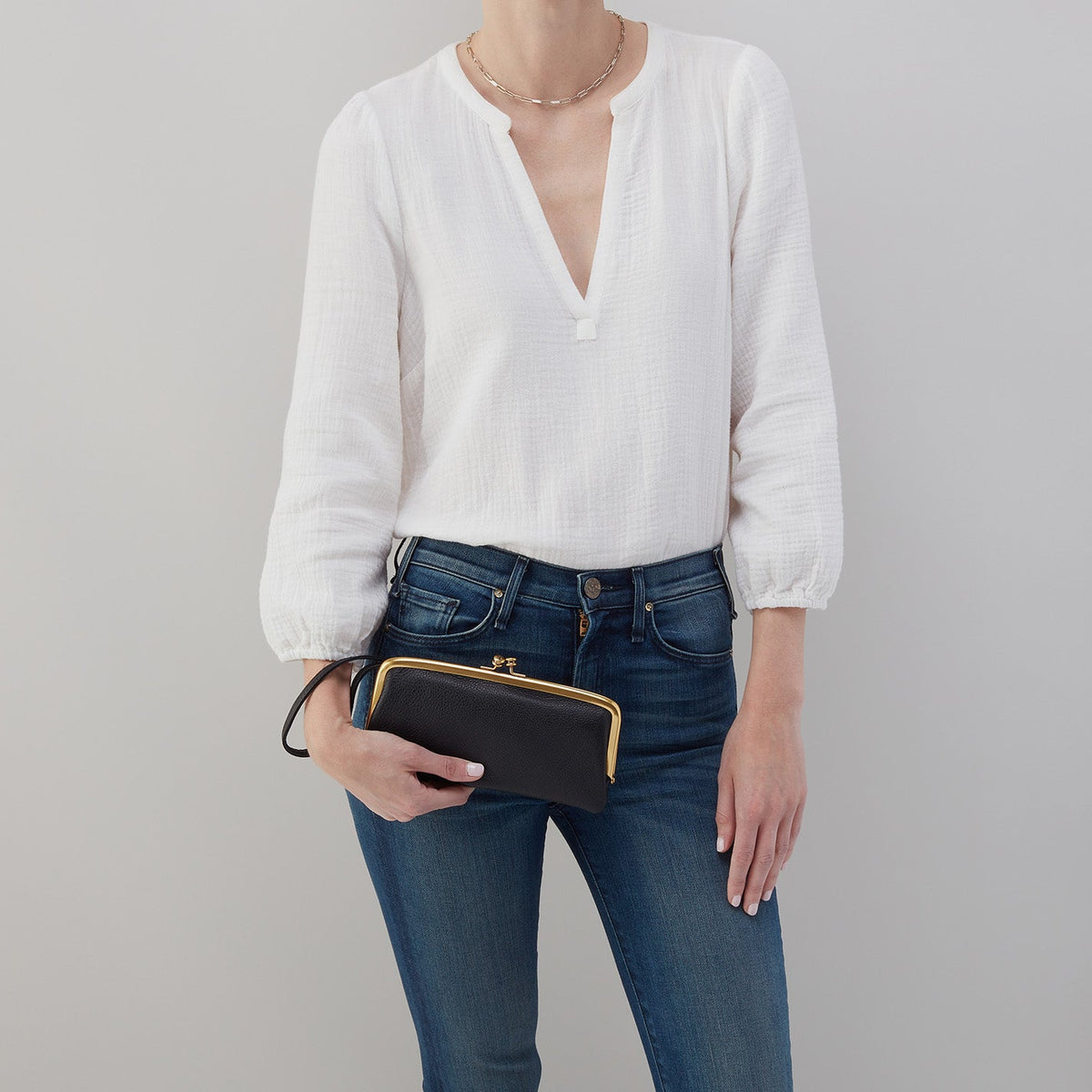 HOBO Cora Large Frame Wallet In Pebbled Leather - Black