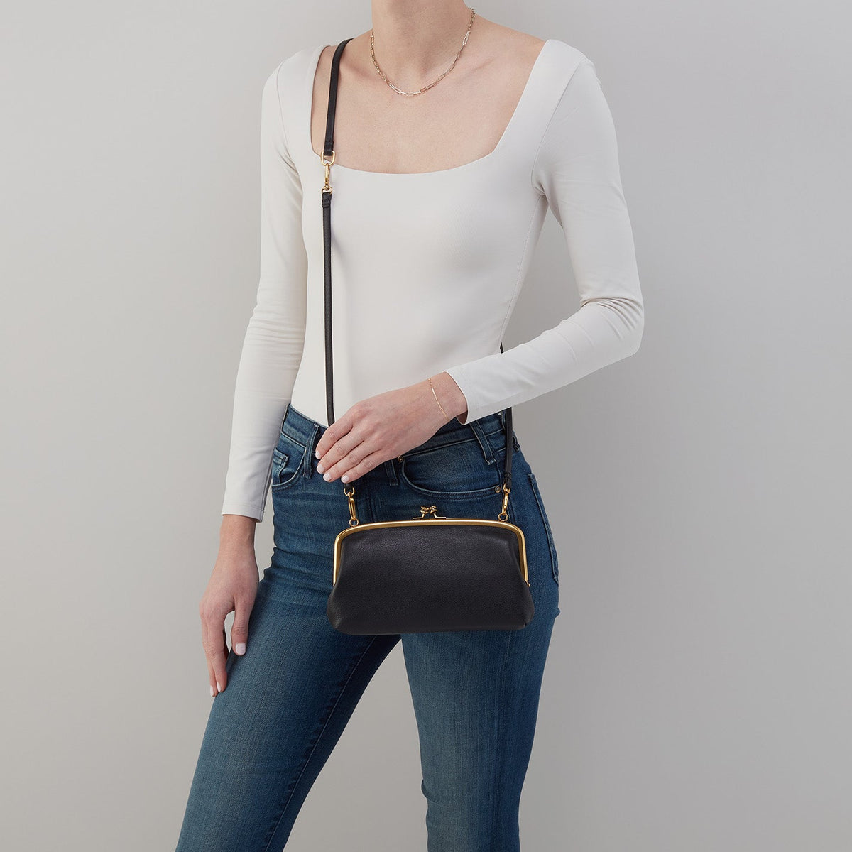 HOBO Cora Wallet Crossbody In Pebbled Leather - Black