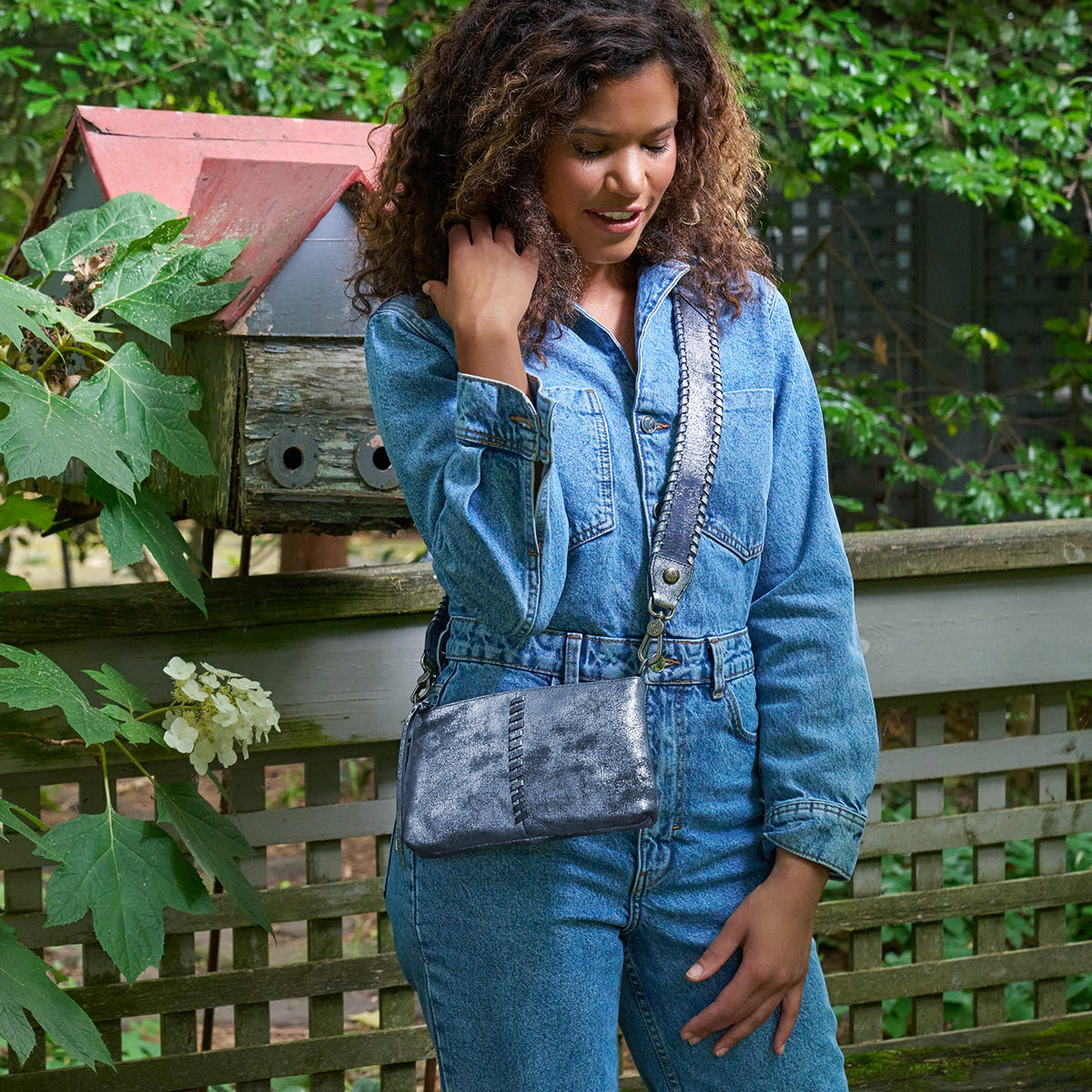 HOBO Darcy Crossbody In Metallic Leather - Blue Pewter