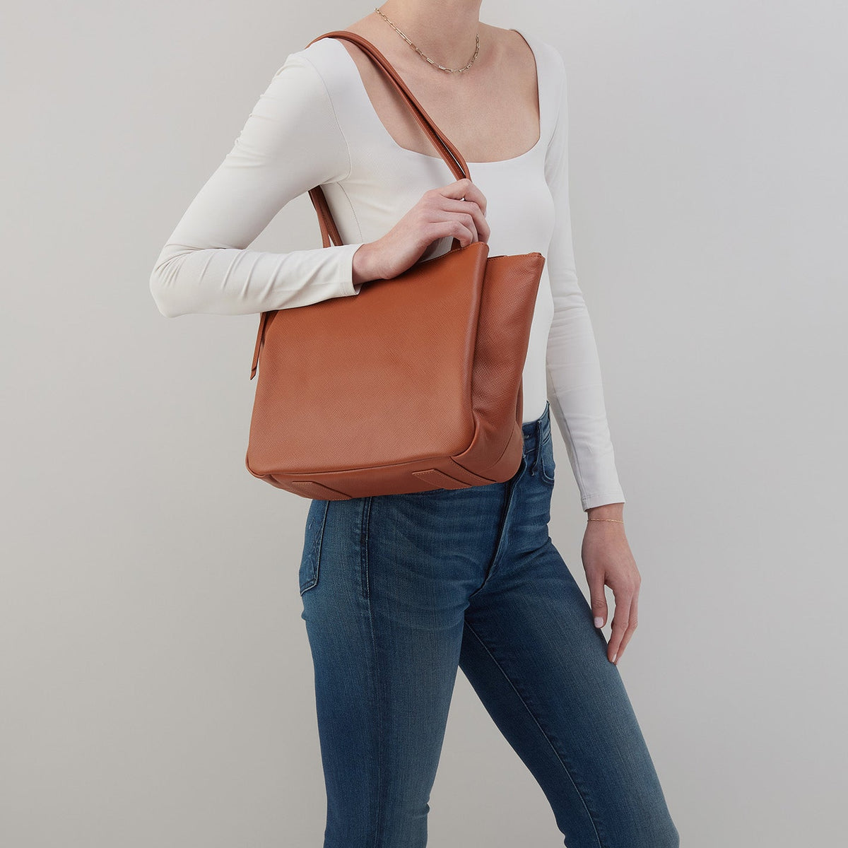 HOBO Essential Medium Tote In Soft Saffiano Leather - Lion