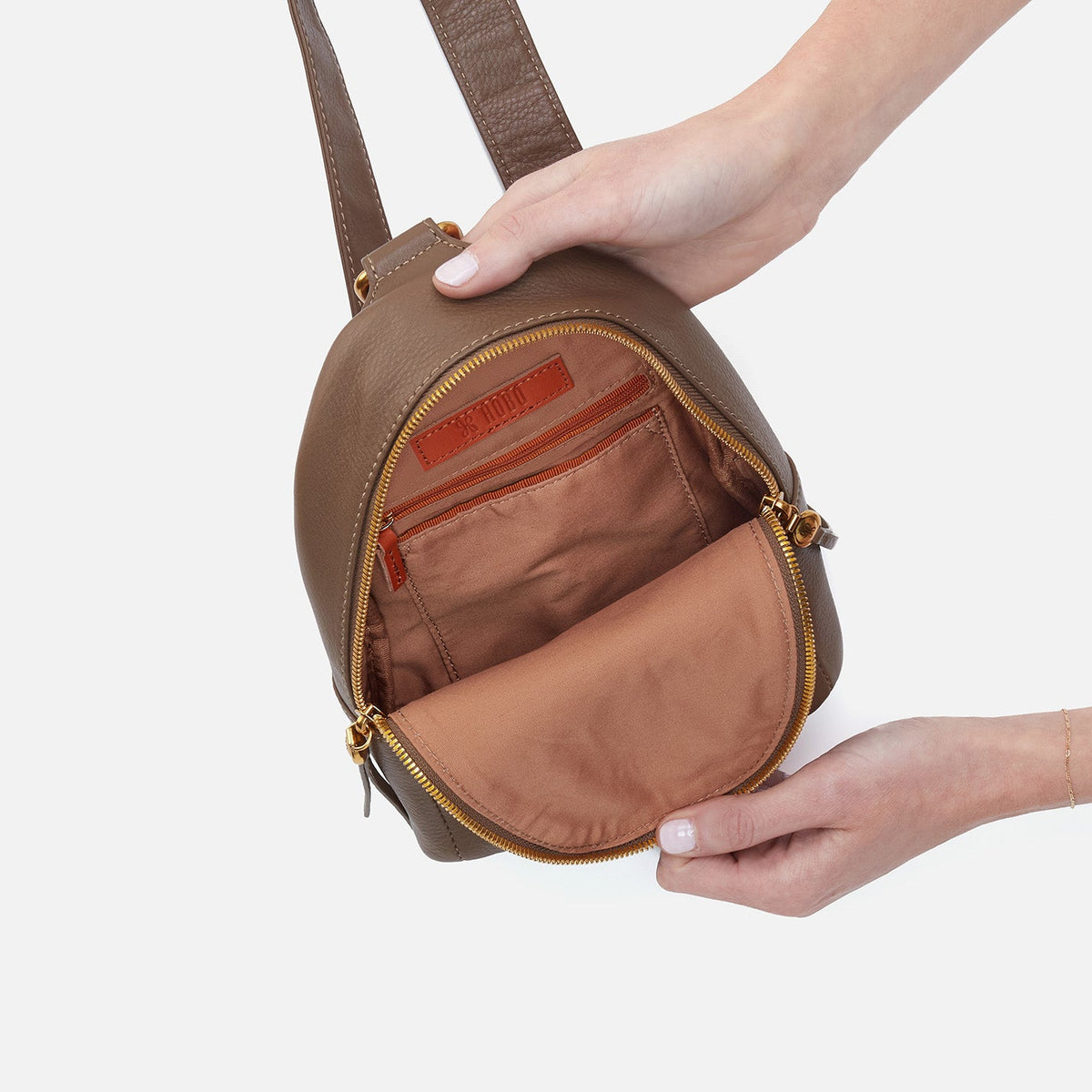 HOBO Fern Sling In Pebbled Leather - Dark Elm