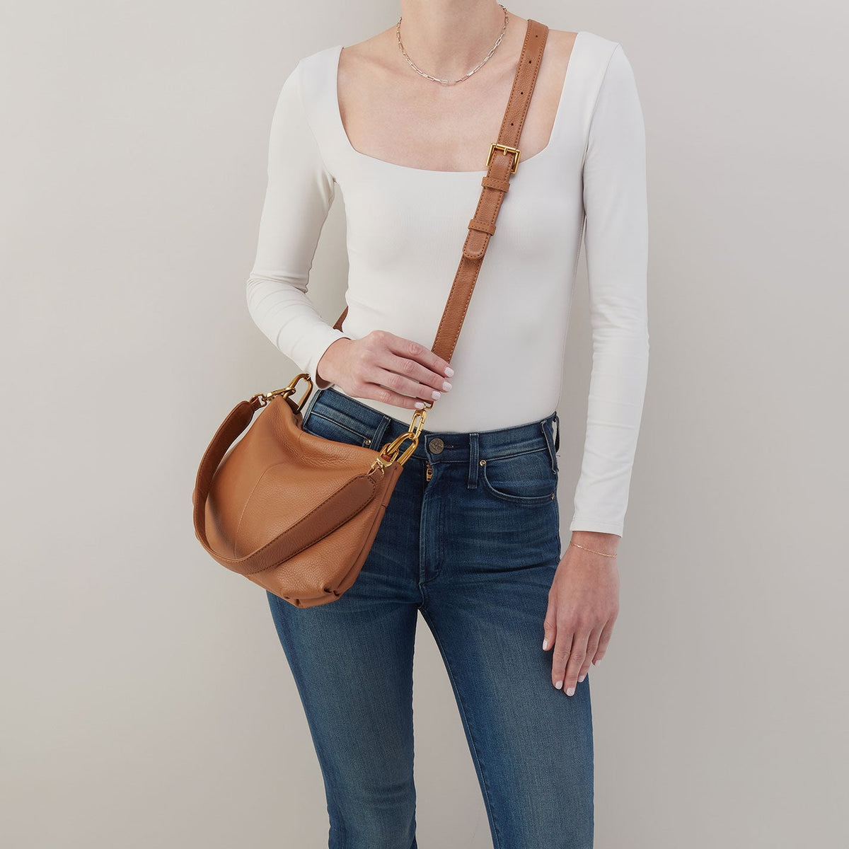 HOBO Advance Shoulder Bag In Pebbled Leather - Warm Honey