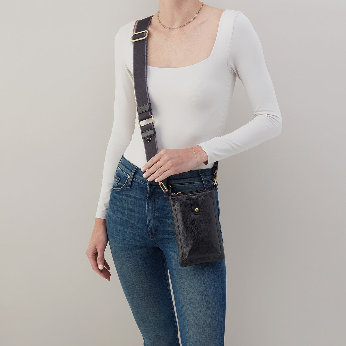 HOBO Cass Phone Crossbody In Pebbled Leather - Black