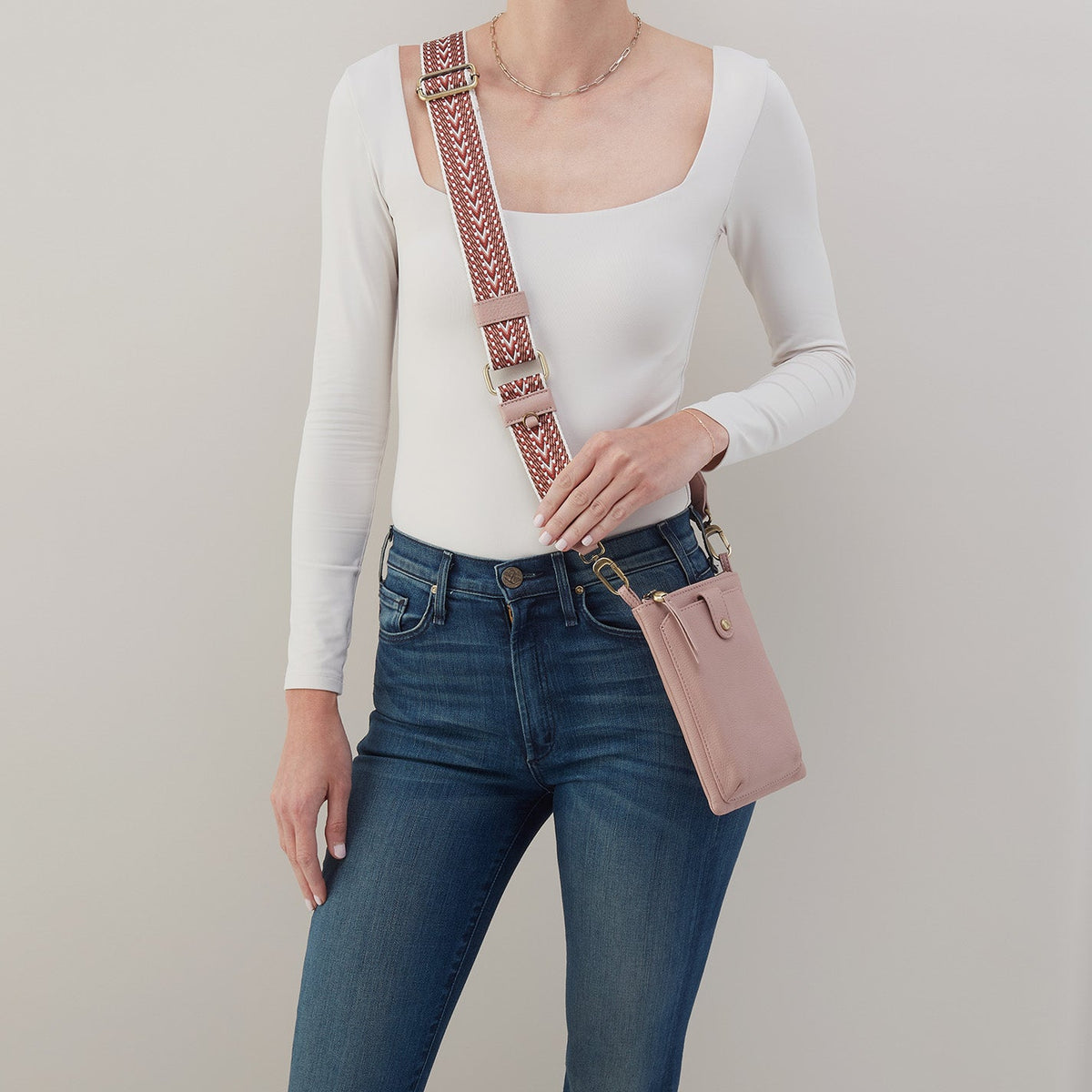 HOBO Cass Phone Crossbody In Pebbled Leather - Blush