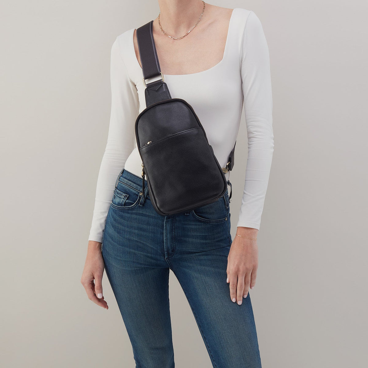 HOBO Cass Sling In Pebbled Leather - Black