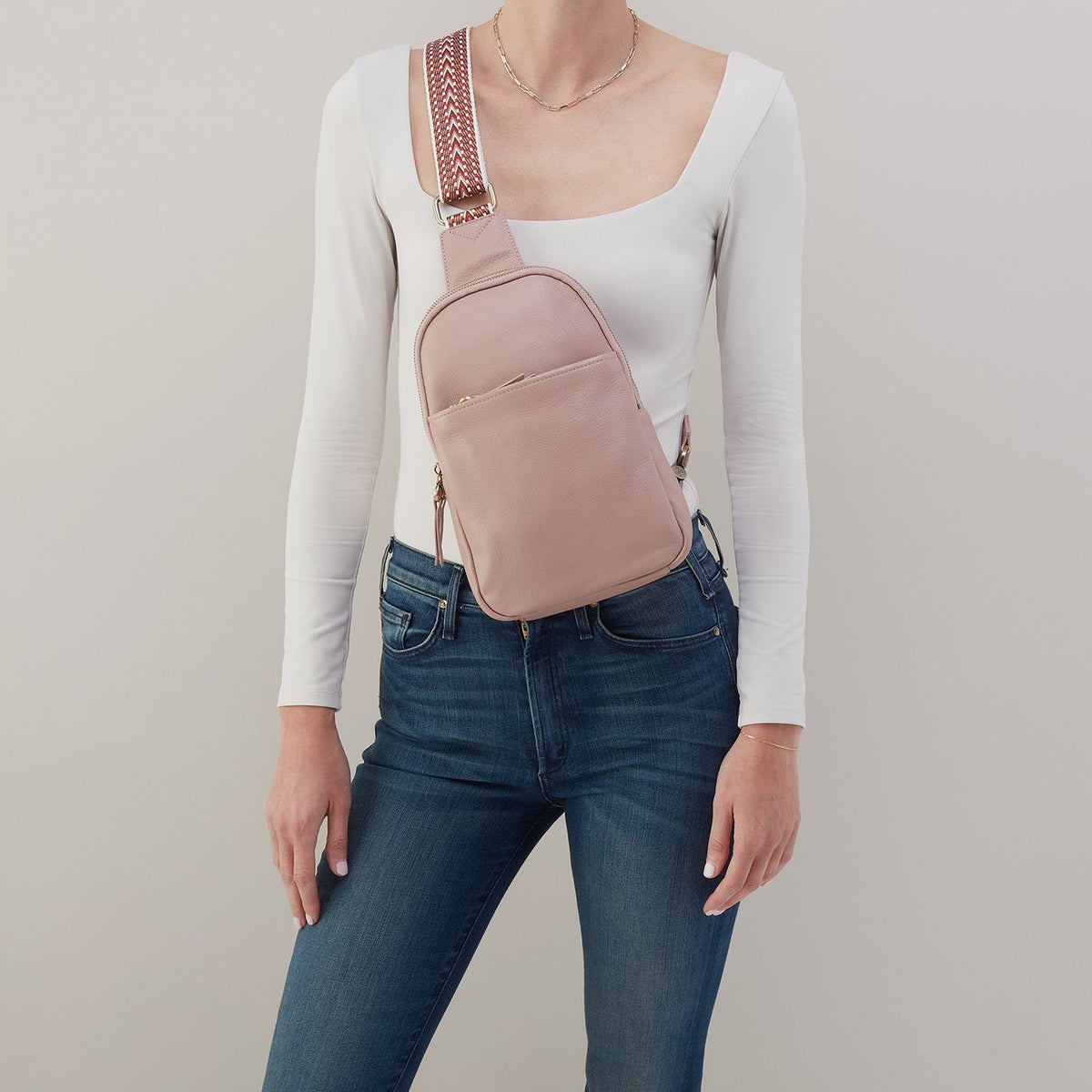 HOBO Cass Sling In Pebbled Leather - Blush