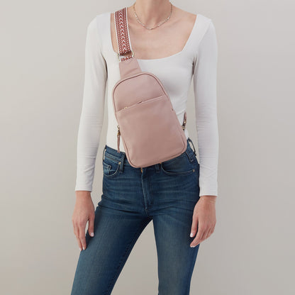 HOBO Cass Sling In Pebbled Leather - Blush