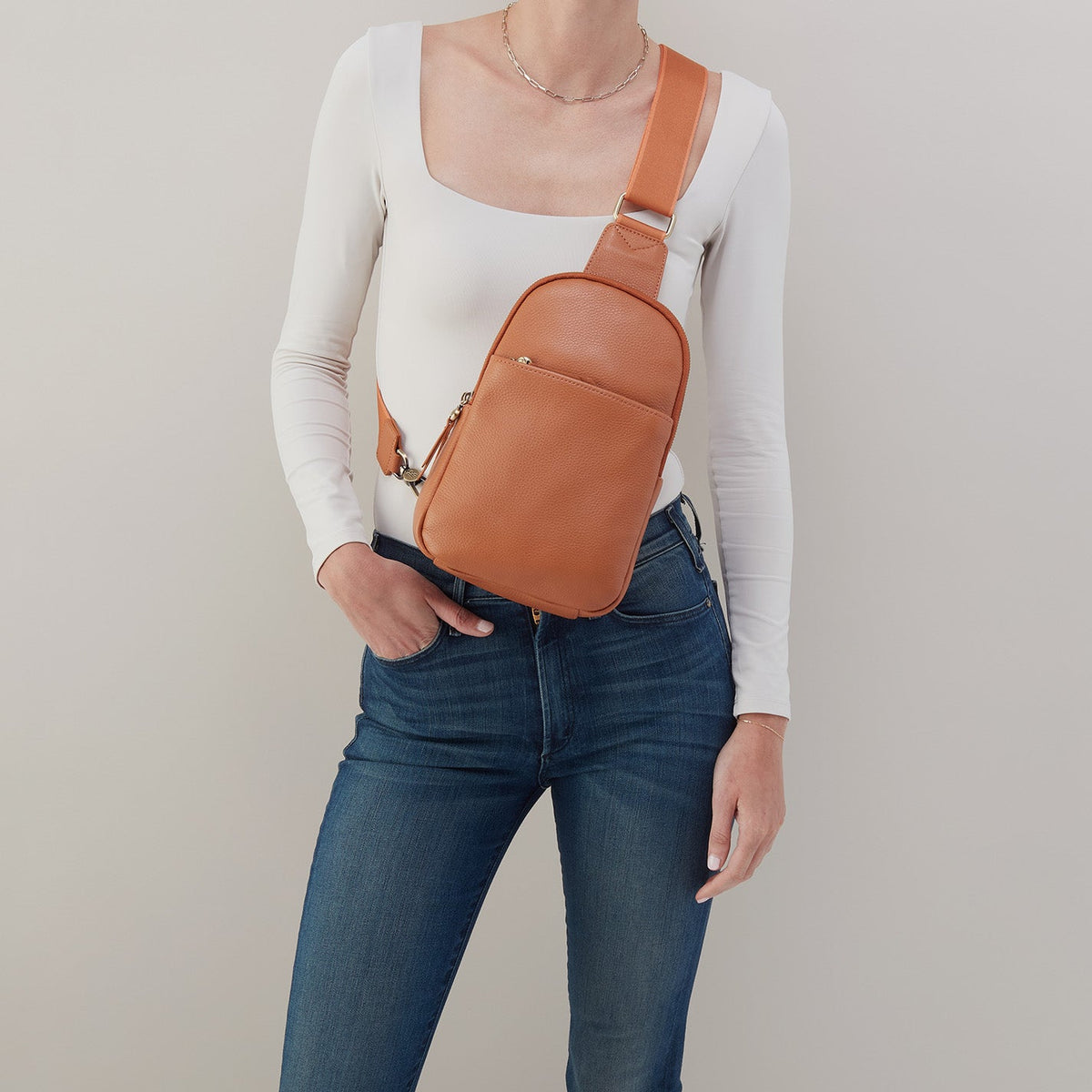 HOBO Cass Sling In Pebbled Leather - Butterscotch