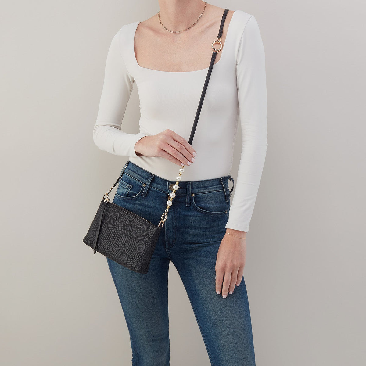HOBO Darcy Crossbody In Smooth Leather - Black