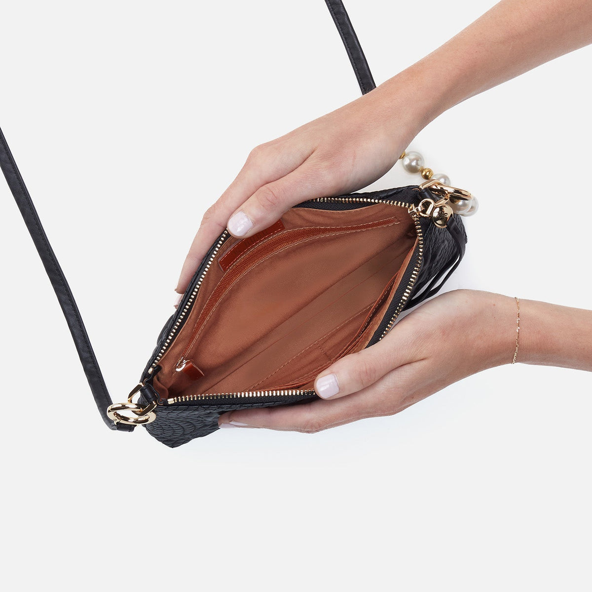 HOBO Darcy Crossbody In Smooth Leather - Black