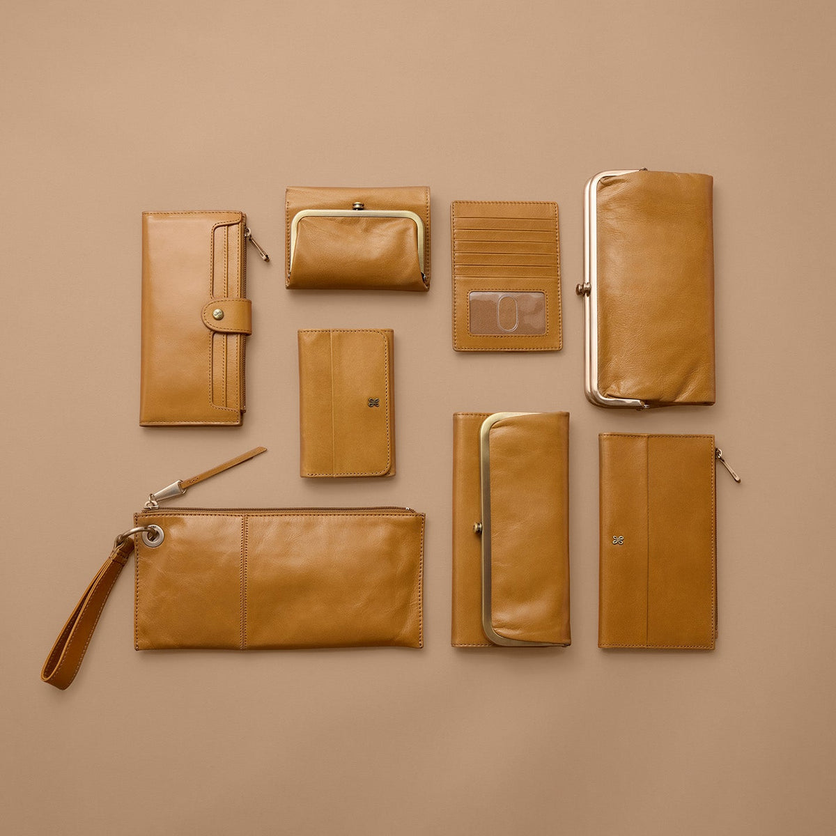 HOBO Dunn Continental Wallet In Polished Leather - Natural