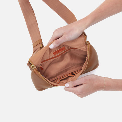 HOBO Fern Large Belt Bag In Pebbled Leather - Warm Honey