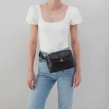 HOBO Fern Large Belt Bag In Pebbled Leather - Warm Honey