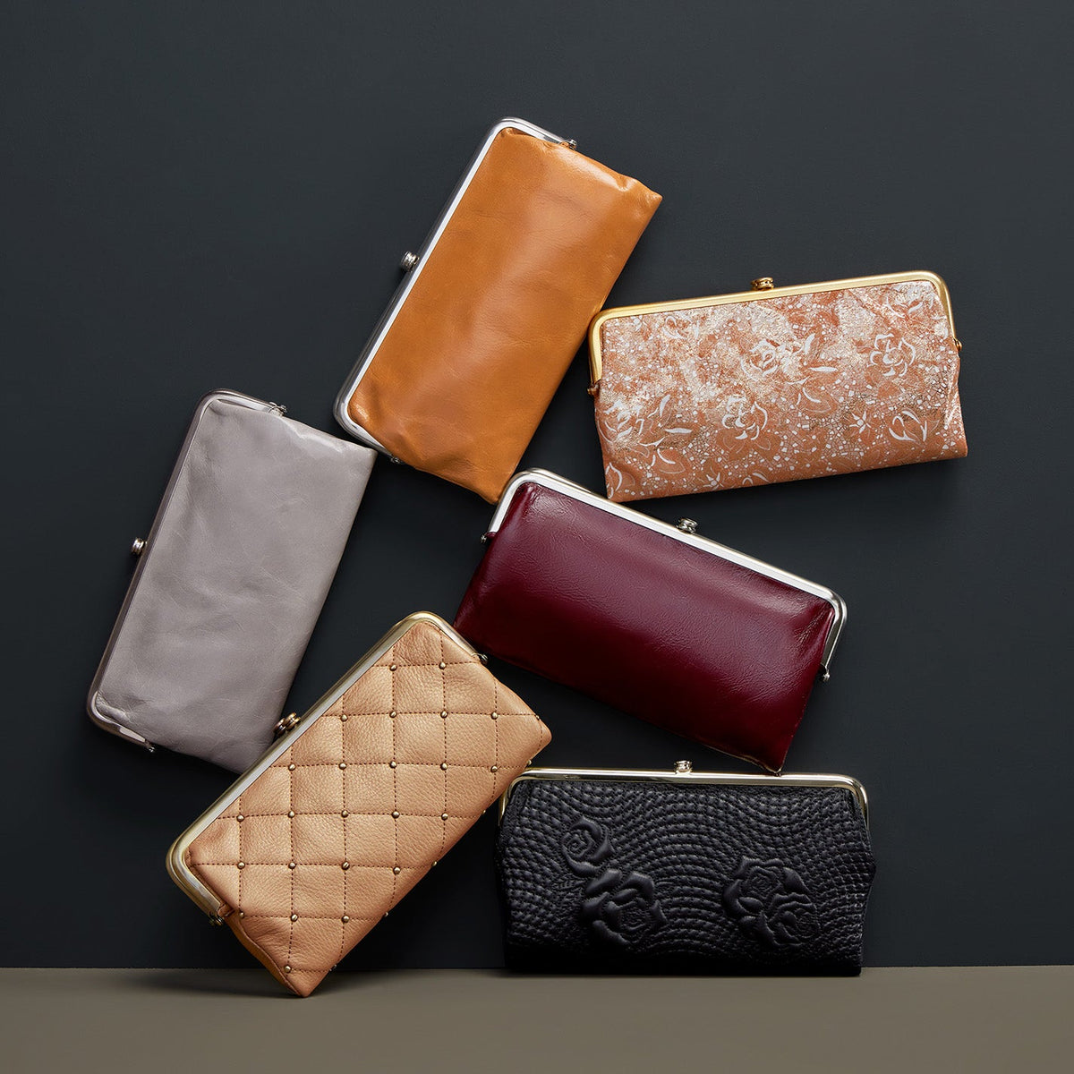 HOBO Lauren Clutch-Wallet In Smooth Leather - Black
