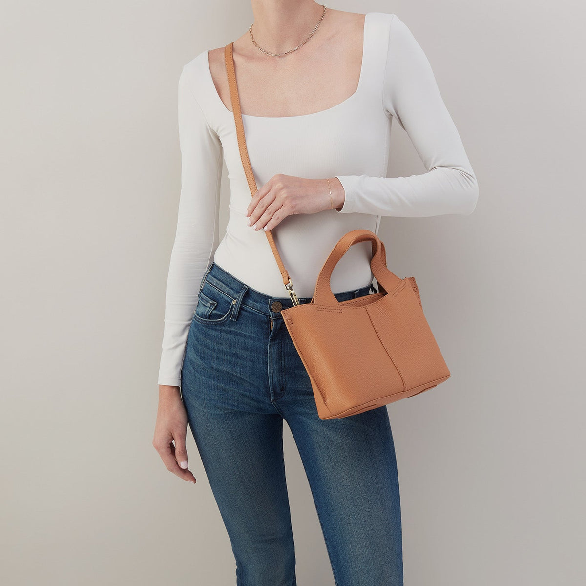 HOBO Vida Small Tote in Micro Pebbled Leather - Biscuit