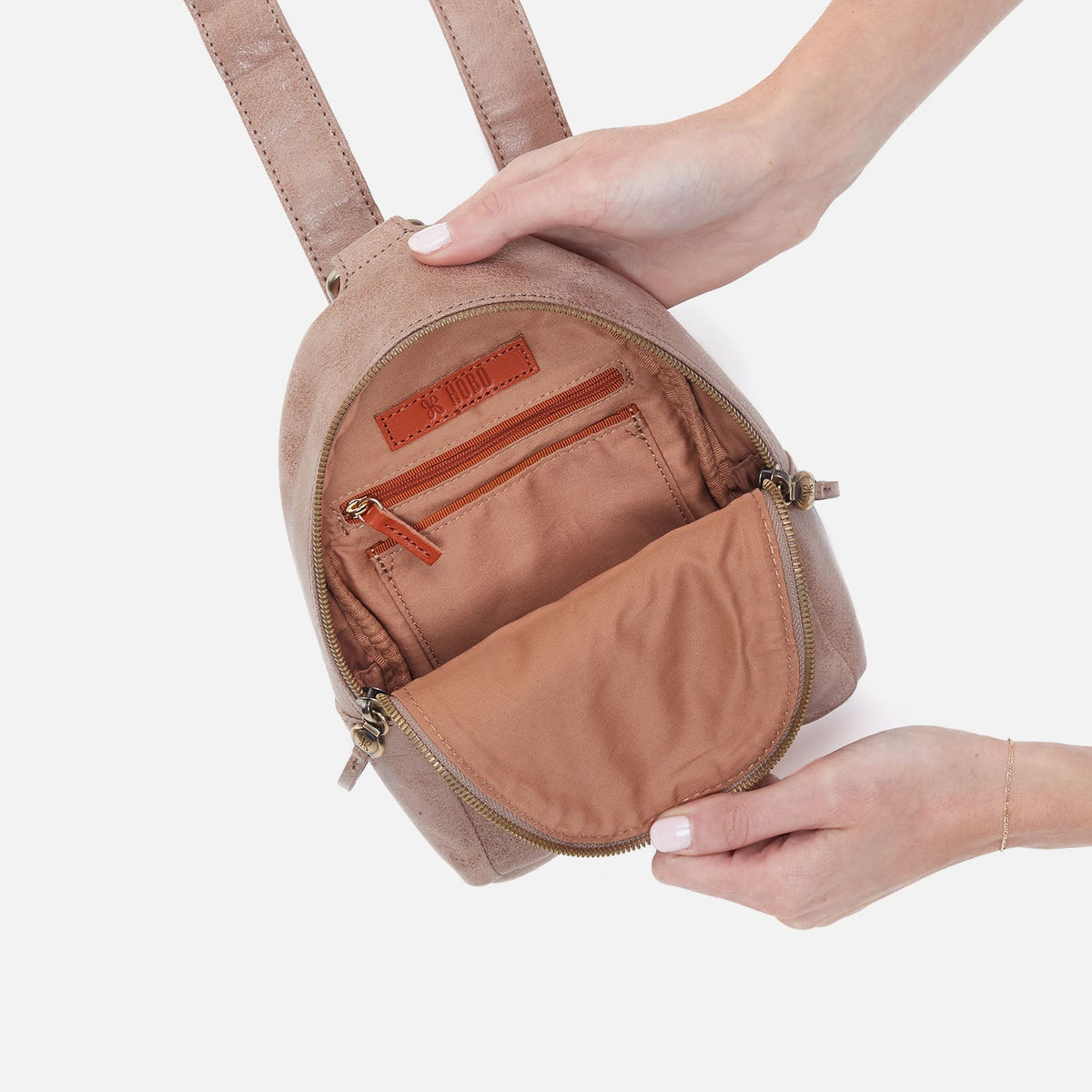 HOBO Fern Sling In Buffed Leather - Hazel