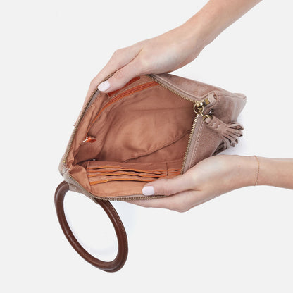 HOBO Sheila Clutch In Buffed Leather - Hazel