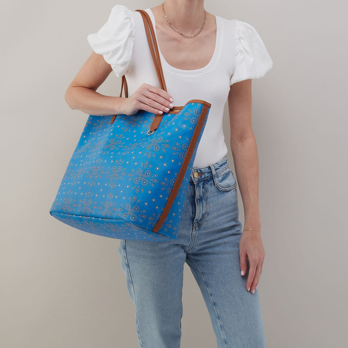 HOBO All That Tote Large In Coated Canvas - Blue Journey Bandana