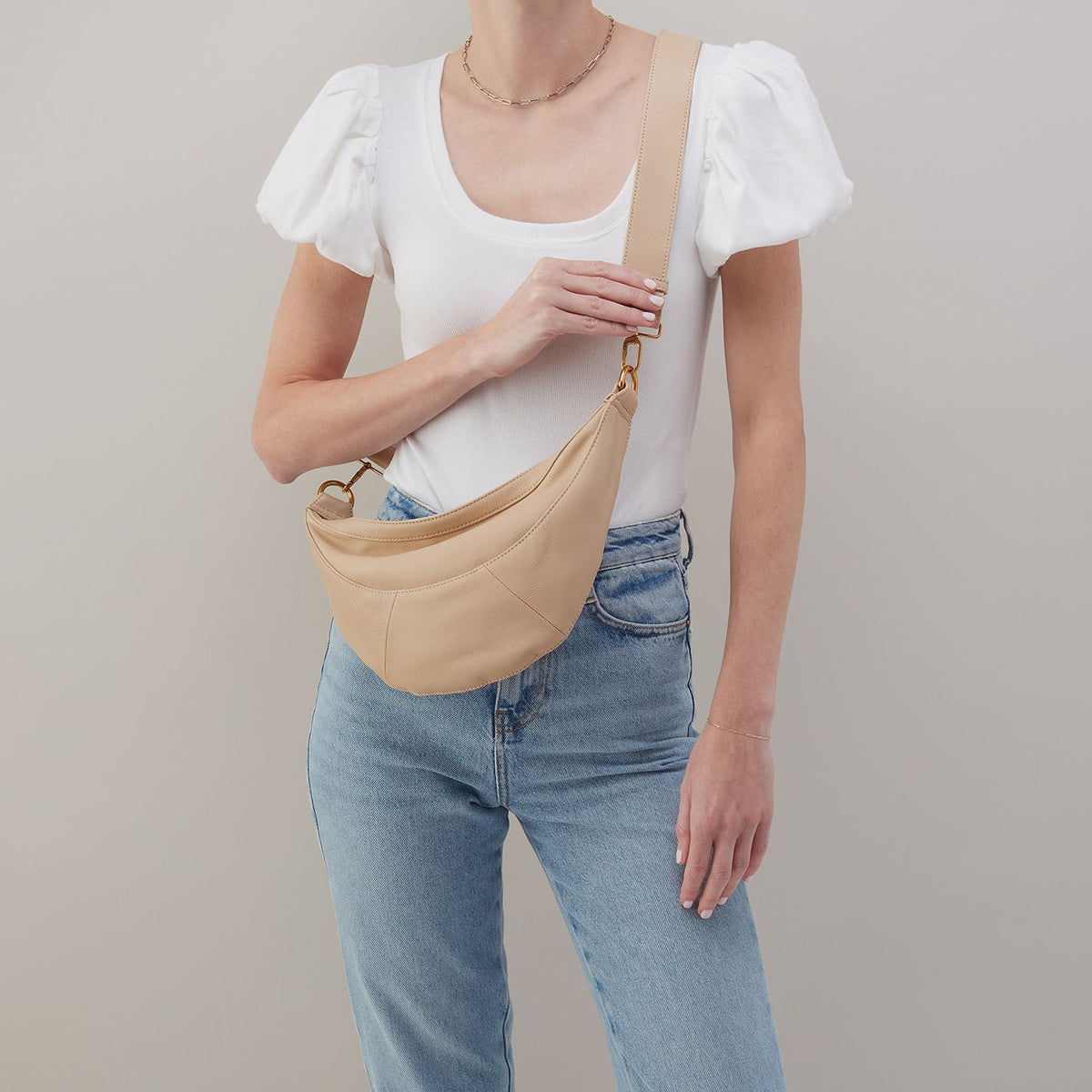 HOBO Carmen Sling In Pebbled Leather - Linen