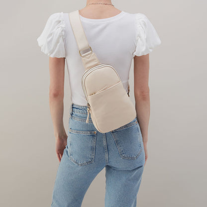 HOBO Cass Sling In Pebbled Leather - Cream