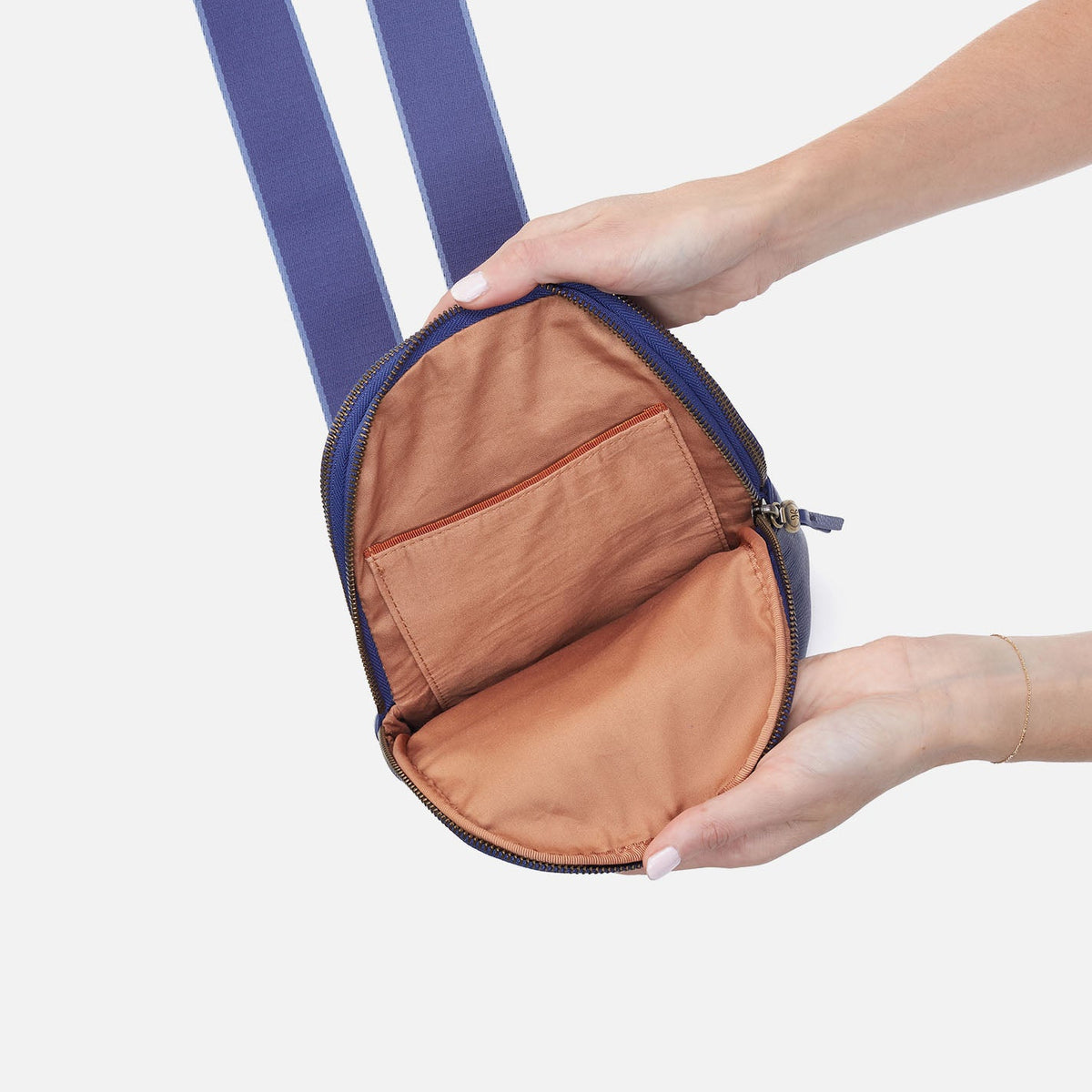 HOBO Cass Sling In Pebbled Leather - Dark Iris