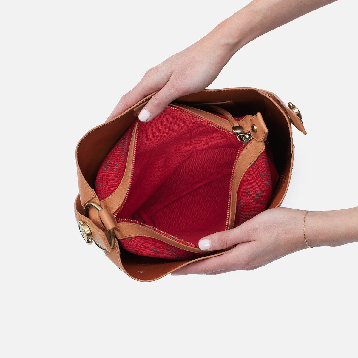 HOBO Catalina Hobo In Smooth Leather - Doe