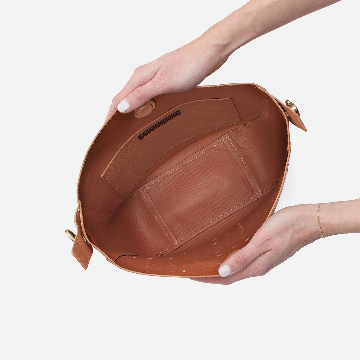 HOBO Catalina Hobo In Smooth Leather - Doe