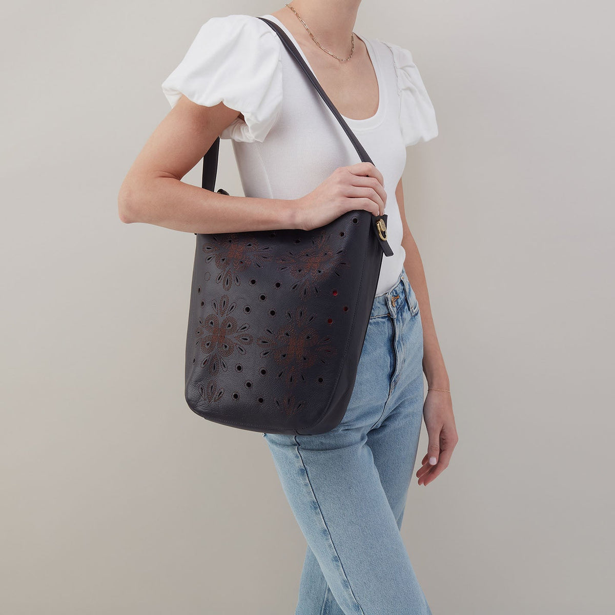 HOBO Catalina Hobo In Smooth Leather - Navy
