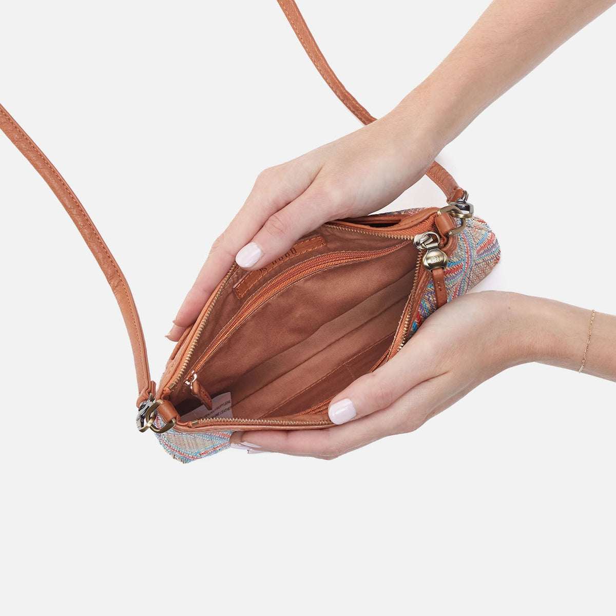 HOBO Darcy Crossbody In Multi Weave With Leather Trim - Sunset Raffia