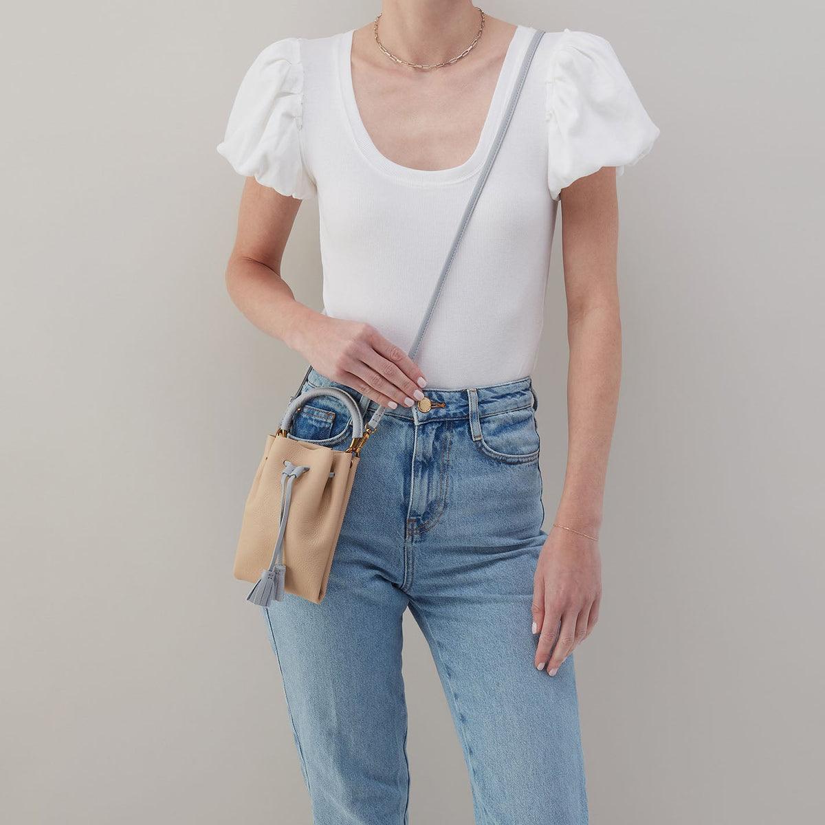 HOBO Eden Phone Crossbody In Pebbled Leather - Linen